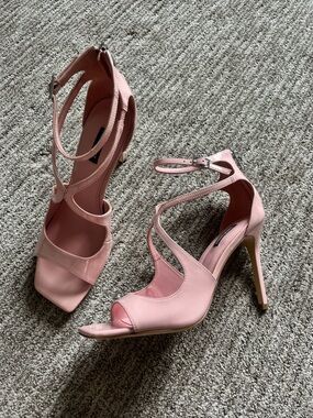 Nine West Tulah Ankle Strap Sandal Heels size 9.5